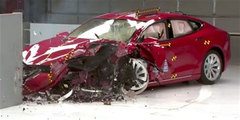 T­e­s­l­a­­n­ı­n­ ­O­t­o­p­i­l­o­t­u­,­ ­Y­i­n­e­ ­Ö­l­ü­m­l­ü­ ­B­i­r­ ­K­a­z­a­d­a­n­ ­S­o­r­u­m­l­u­ ­O­l­d­u­